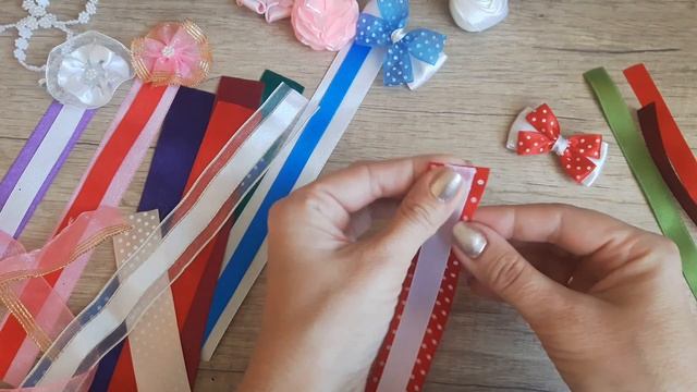 Сувенир ко дню учителя.Закладки для книг из атласных лент. смотреть онлайн