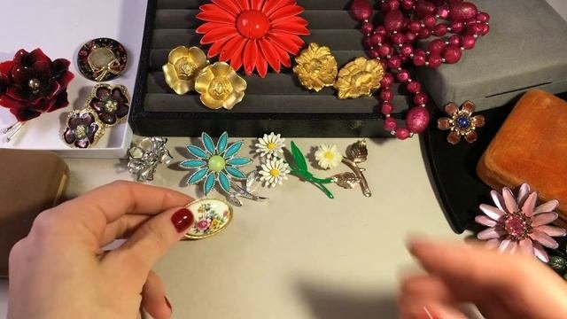 21. Распаковка посылки с винтажной бижутерией. Kenzo. Цветы