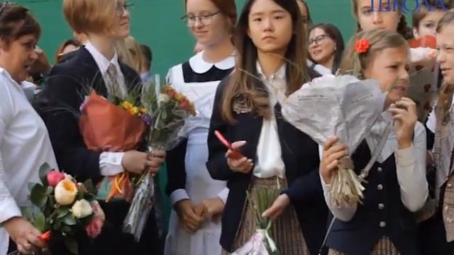 День знаний в городской Ломоносовской школе смотреть онлайн