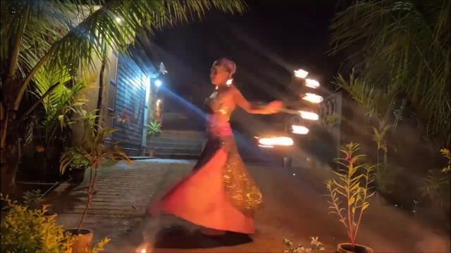 Танец "птица феникс" #танецсогнëм#девушкасогнëм#fireshow