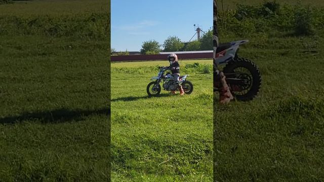 Питбайк обучение на мотоцикле 19 мая 2022 г. смотреть онлайн