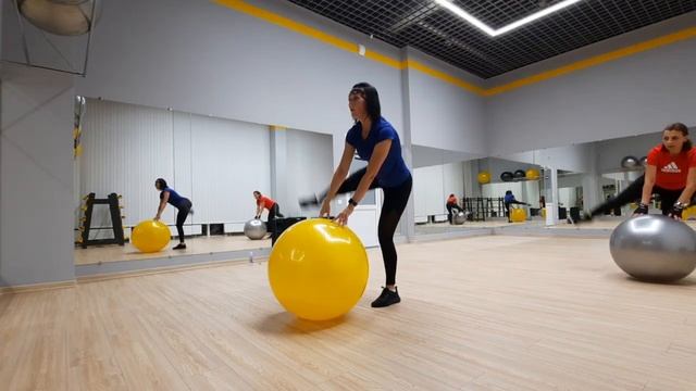 Тренировка на все тело|фитбол|Строим красивое тело|Full body workout|Building a beautiful body