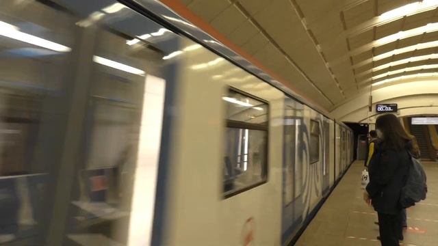 Метропоезд 81-765/766/767 Москва станция Сходненская смотреть онлайн