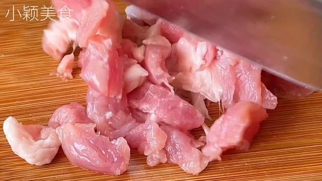 【小穎美食】清水也能炒雞蛋，不放一滴油，清淡又鮮嫩，這就是快失傳的水炒雞