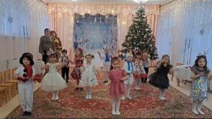 Новогодний танец-вход "Динь-динь- дон". Средняя группа