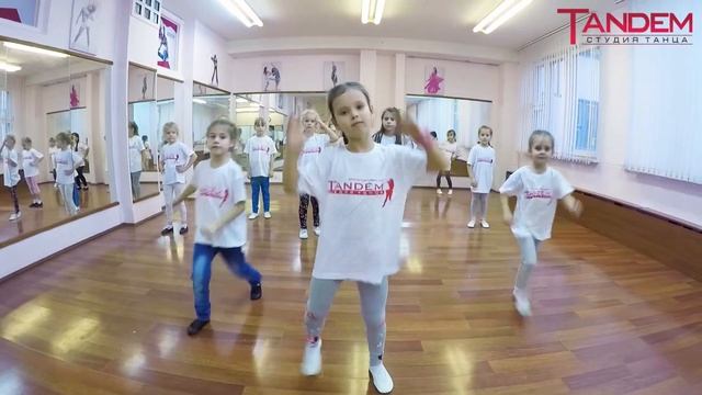 Танец ко дню Мамы (хореография Анастасии Половеня) смотреть онлайн