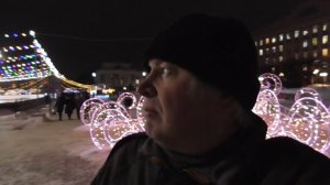 Вечерняя прогулка на площади города, новый 2019 год, город Орёл