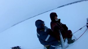 На снегоходе Динго втроем по Волге на волокушах