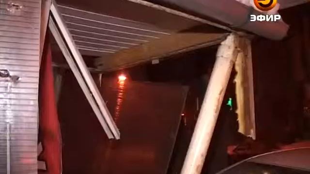 Перехват 16.03.13 "Опель" влетел в магазин, расположенные в жилом доме на ул. Попова. смотреть онлайн