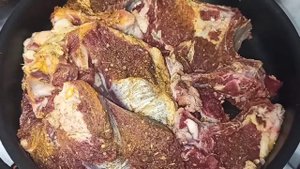 Мясо баранины в духовке. Куй гуштини духовкада пишириш.