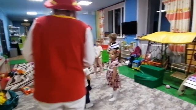Щенячий патруль, Маршал пришёл в гости на день рождения