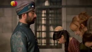 Султан Сулейман дал фиолетовый платок Хюррем