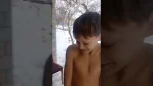 закаливание организма водные процедуры день второй #закаливание #снег #закаливаниедетей