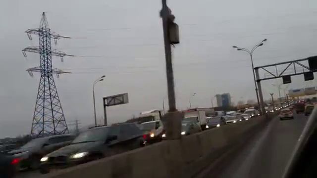 Дальнобойщики перекрыли МКАД ПРОБКА смотреть онлайн