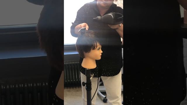 Короткие волосы укладка набок 1 смотреть онлайн