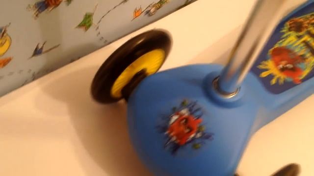 Обзор трехколесный самокат Angry Birds Скутер SCOOTER смотреть онлайн