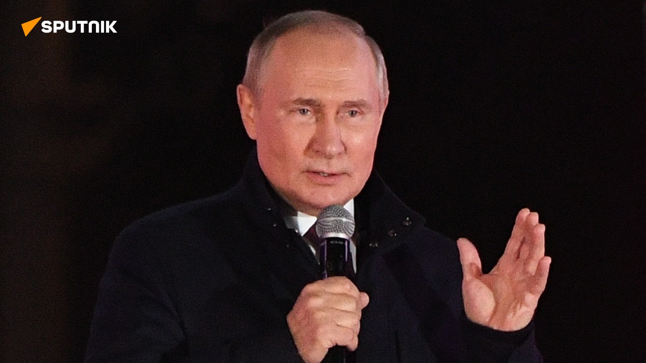 Выступление Путина на концерте, посвященном окончанию Сталинградской битвы