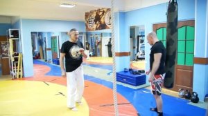 Надо на КРАВМАГА ходить а не заниматься фигней