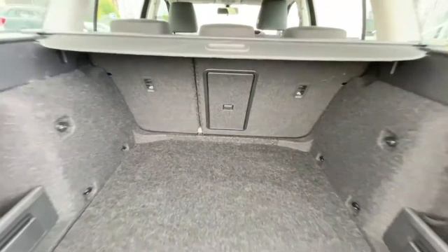 SKODA Octavia Diesel Estate 1.6 TDI CR SE Drive 5dr GJ70TTF смотреть онлайн