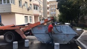 Вывоз мусора контейнером 8м3