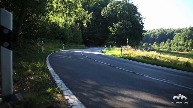 The Aston Martin DBS Is An Irrational Desire смотреть онлайн