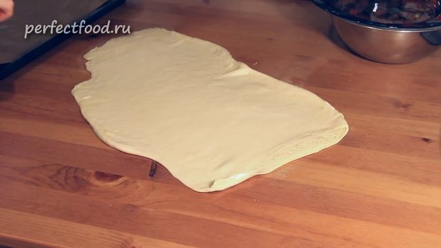 Слоёный штрудель с вишней, яблоками и орехами. Веганский (постный) рецепт