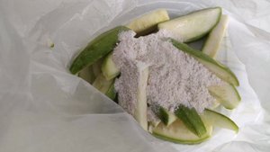 Кабачки запечённые в панировке