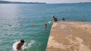 ПРЫЖКИ В ВОДУ В ГЕЛЕНДЖИКЕ!