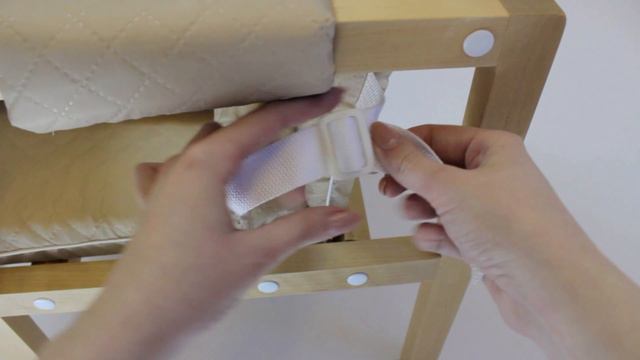 Видео-инструкция по сборке к стулу-трансформеру для кормления "Зяблик" смотреть онлайн