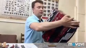 Баян, гармонь. Цепляет голос - не проблема.