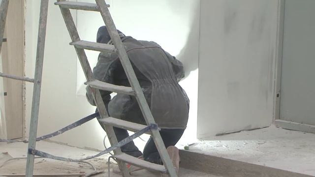 В актовом зале Центра дополнительного образования детей идет ремонт смотреть онлайн