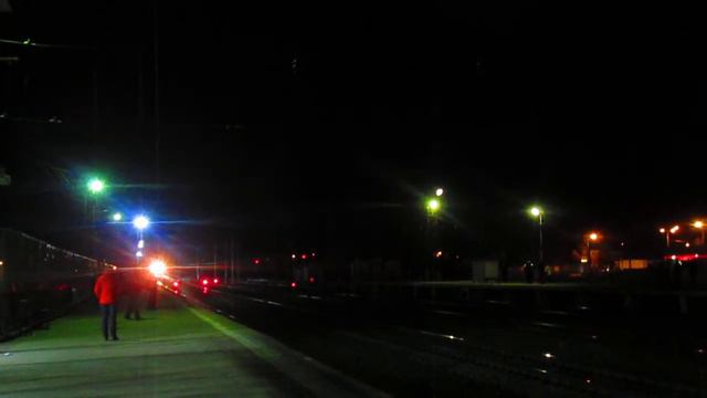 Электропоезда ЭР2Т отправление и прибытие, станция Нара 17.11.2014 смотреть онлайн