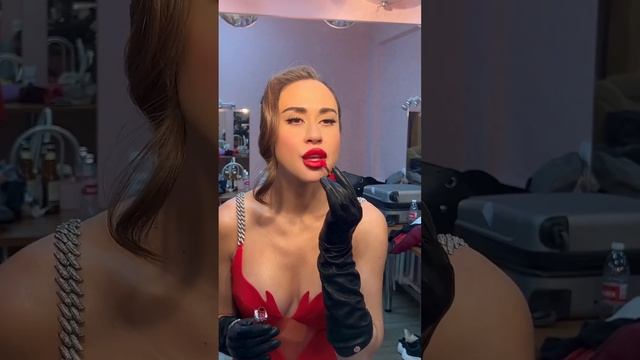 Изменившаяся до неузнаваемости дочь Любови Успенской опубликовала видео в роскошном образе