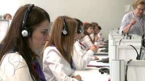 На "Прямую линию" с Владимиром Путиным продолжают поступать обращения