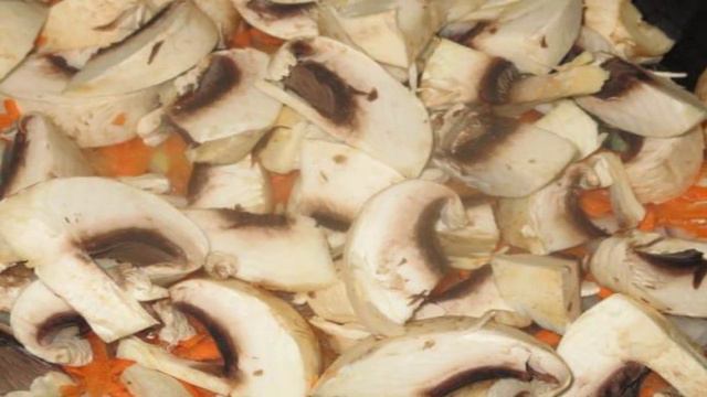 Куриный суп с лапшой и шампиньонами