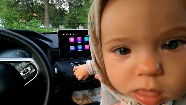 Деревня, Знакомство, прогулка в городе, качели у Москвареки смотреть онлайн