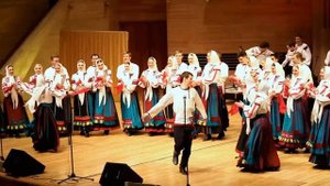 Как родная меня мать провожала