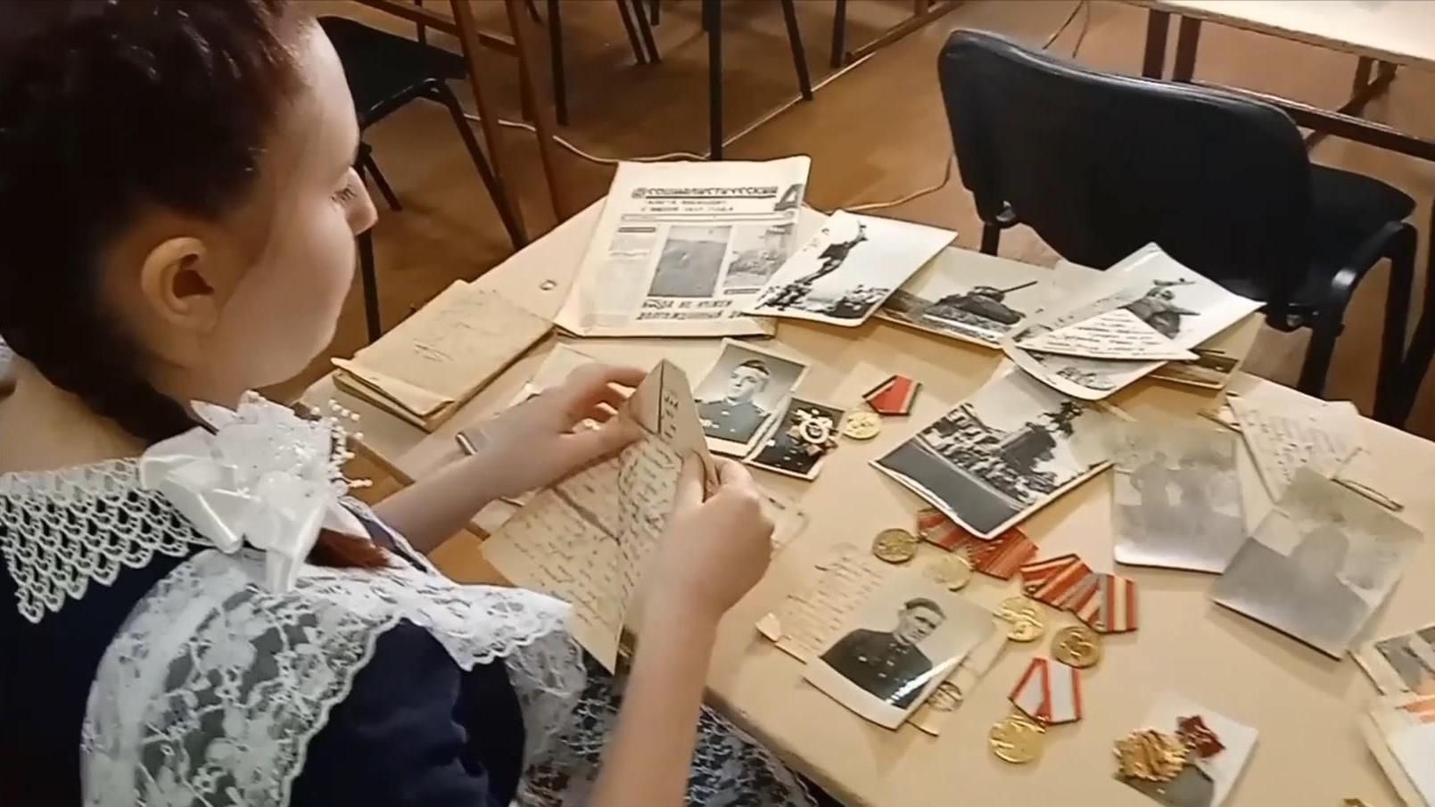 Алина Баева "А герои  наши не закончатся", 
читает  Ирина Новикова, 15 лет