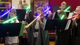  Тема из "Звездных войн" на скрипках