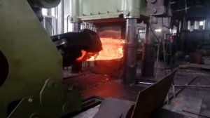 Пресс гидравлический ковочный усилием 1600 тонн и ковочный манипулятор грузоподъемностью 16 тонн (1)