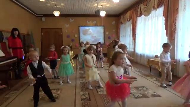 Танец "У каждого мама своя" исполняют дети гр №3 СП "ЦРР - д/с "Сказка" смотреть онлайн