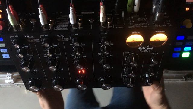 Groovefella - Tech House Jam [MasterSounds Radius 4 POV] смотреть онлайн