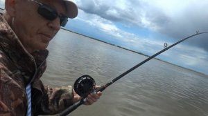 Рыбалка на Амуре. Лодочный фидер с катушкой Нельма. Сазан на течении.