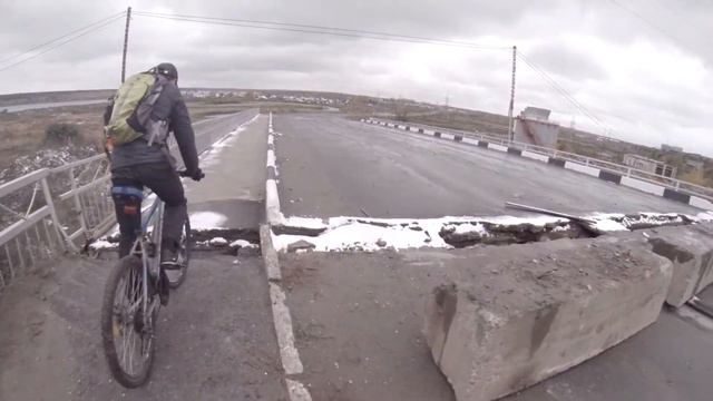 Трещина на мосту по дороге на Нартовку смотреть онлайн