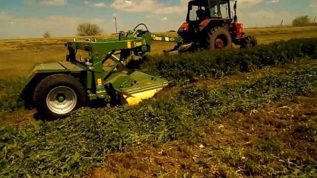 Прицепная дисковая косилка Krone EasyCut CRi 3210. Демонстрация в работе