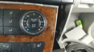 Mercedes ML W164 и X164 Как снять радио. Mercedes ML W164 and X164 Navigation Radio Removal
