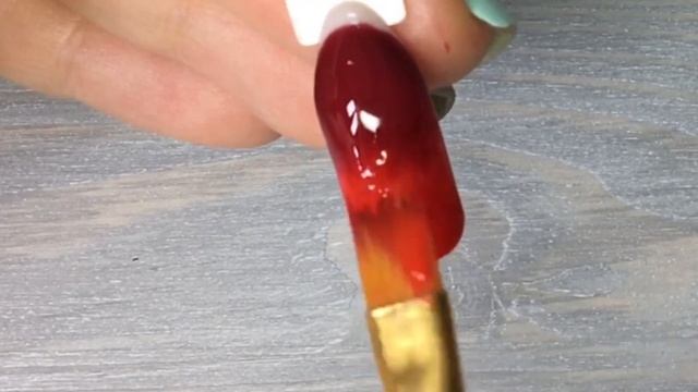 Градиент на ногтях
