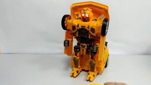 Машина Робот-трансформер Бамблби. На РУ радиоуправлении.