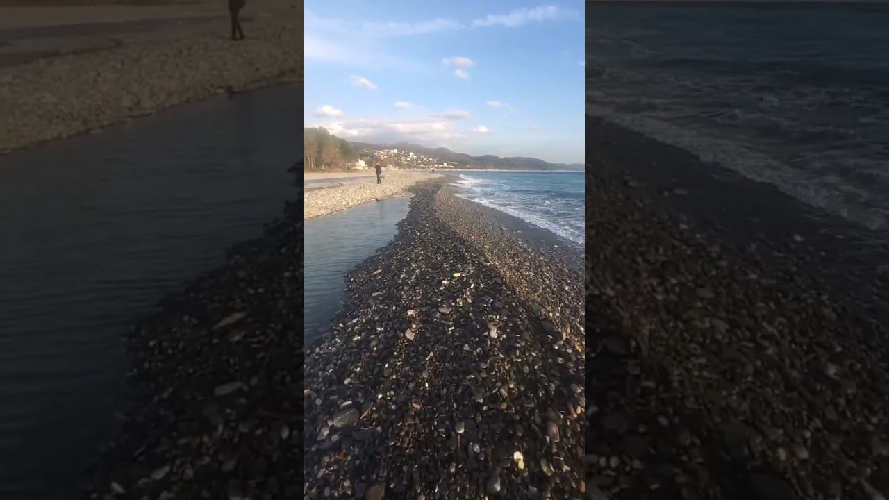 О погоде на 27 октября Лазаревское: Утром +19°...+20° ДождьДнём +20°...+22° Облачно ⛅️ #shorts смотреть онлайн