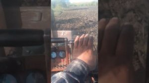пахота и обработка целины трактором т 70.